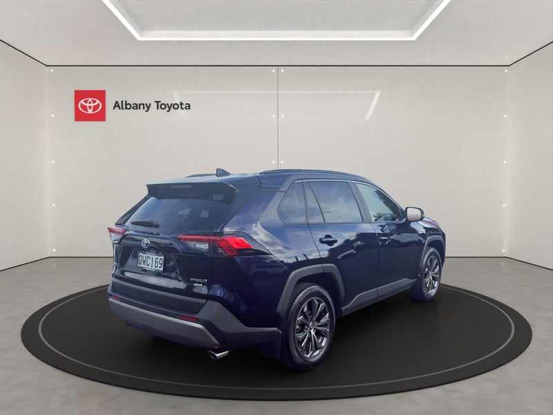 2024 Toyota RAV4 GXL 2.5P HV ECVT AWD SUV/5D/5S... image 3