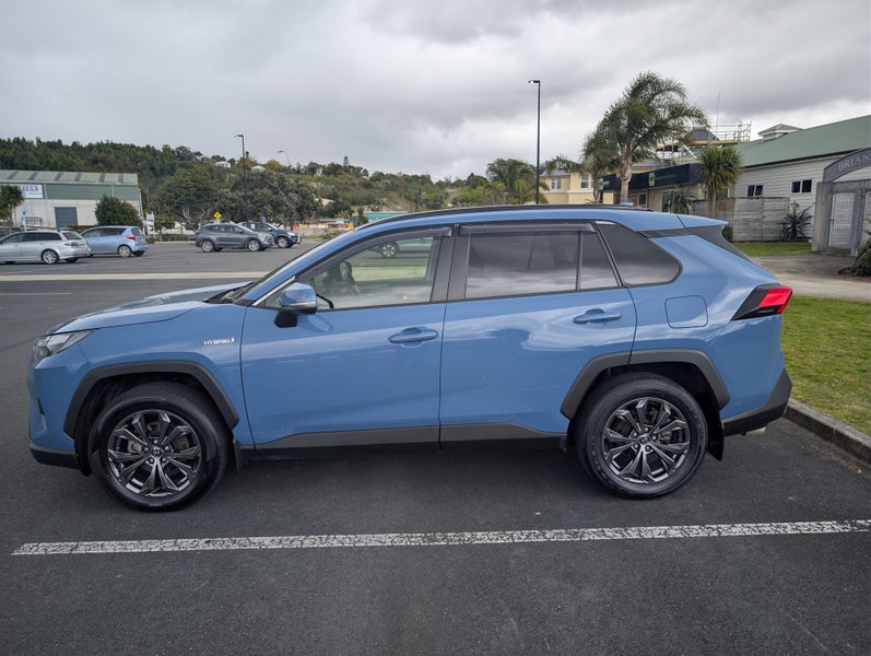 2024 Toyota RAV4 GXL 2.5P HV ECVT AWD SUV/5D/5S image 2