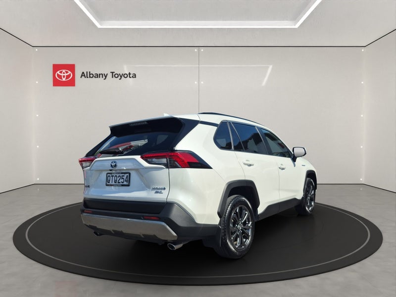 2024 Toyota RAV4 GXL 2.5P HV ECVT AWD SUV/5D/5S... image 3