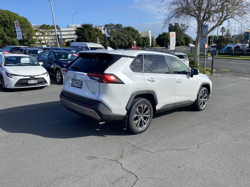 2024 Toyota RAV4 GXL 2.5P Hybrid image 2