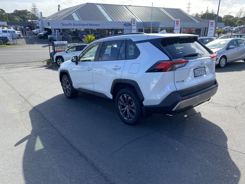 2024 Toyota RAV4 GXL 2.5P Hybrid image 5