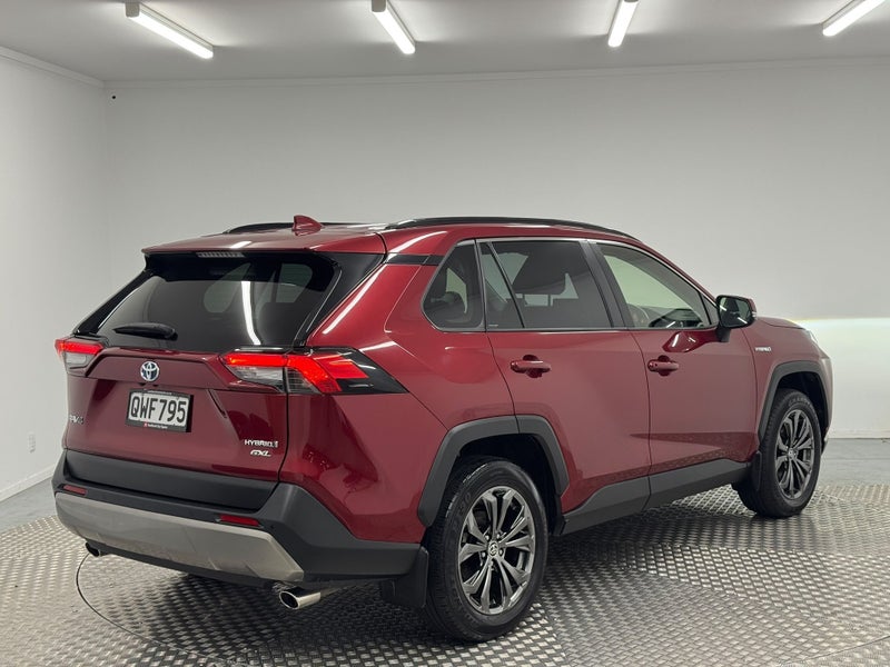 2024 Toyota RAV4 GXL 2.5P Hybrid AWD image 3