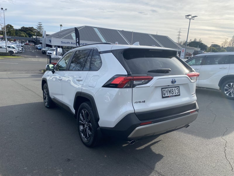 2024 Toyota RAV4 GXL 2.5P Hybrid AWD SUV image 3