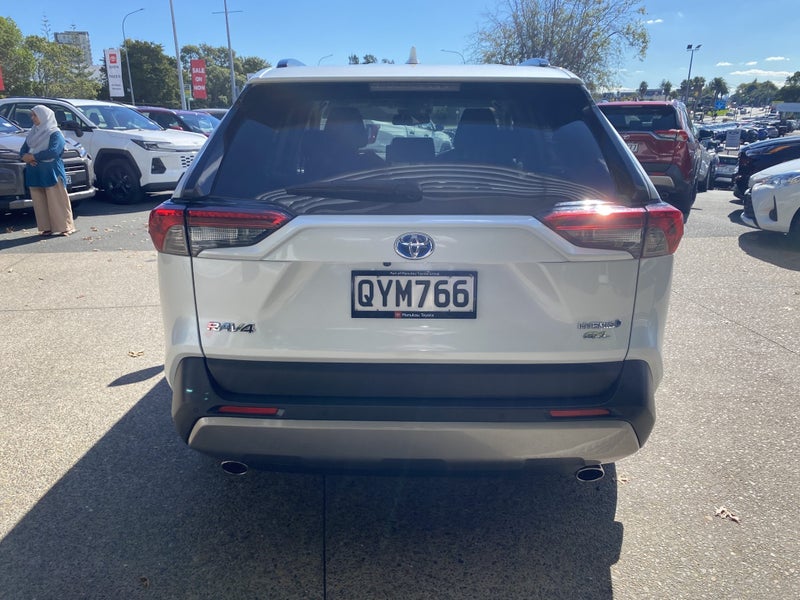 2024 Toyota RAV4 GXL 2.5P Hybrid ECVT AWD SUV image 3