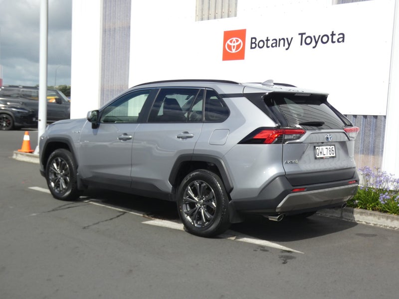 2024 Toyota RAV4 GXL Hybrid image 2