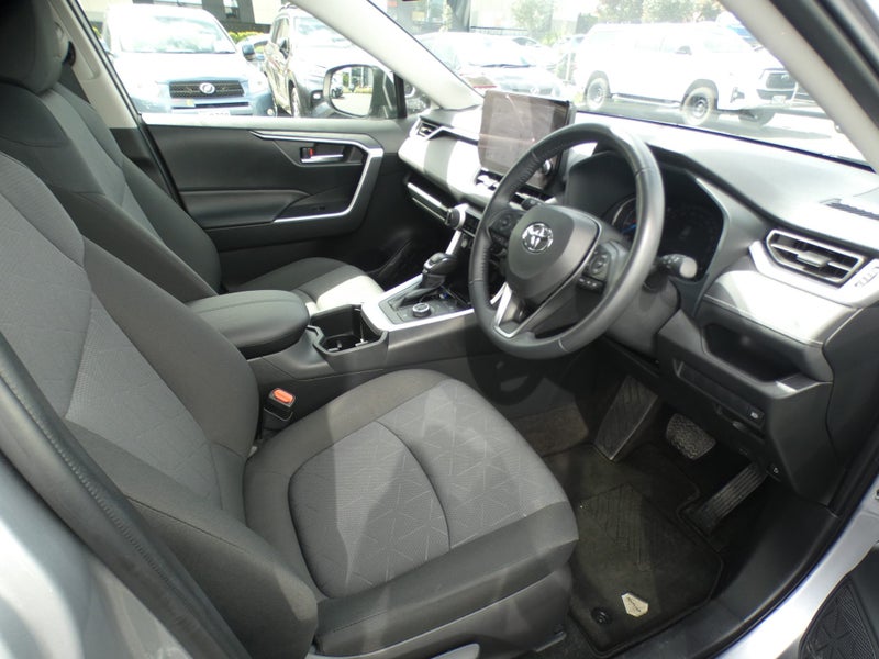 2024 Toyota RAV4 GXL Hybrid image 3