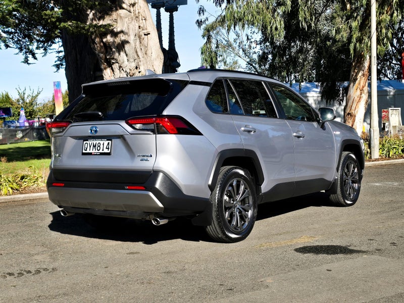 2024 Toyota RAV4 GXL Hybrid AWD image 3