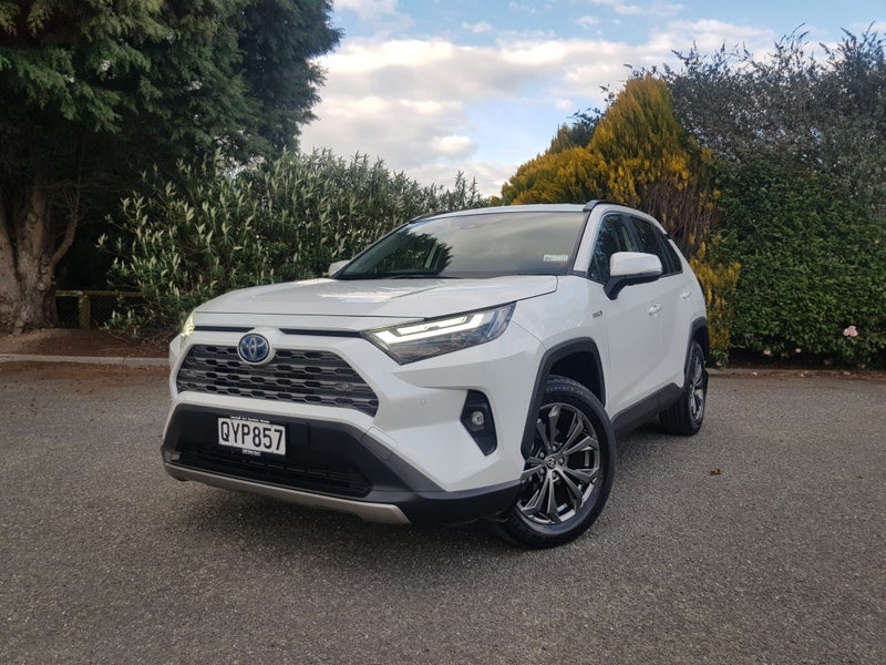 2024 Toyota RAV4 GXL Hybrid AWD image 3