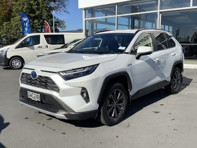 2024 Toyota RAV4 GXL Hybrid - NZ's Favorite SUV! image 4