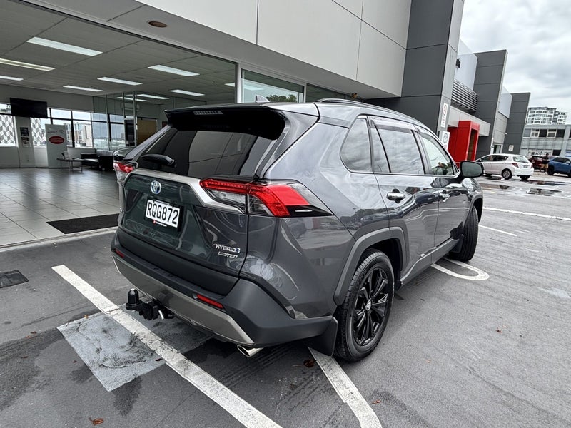 2024 Toyota RAV4 Limited 2.5 HYBRID LUXURY SUV image 3