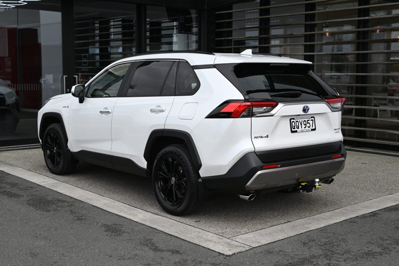 2024 Toyota RAV4 Limited 2.5 Petrol Hybrid AWD SUV image 2