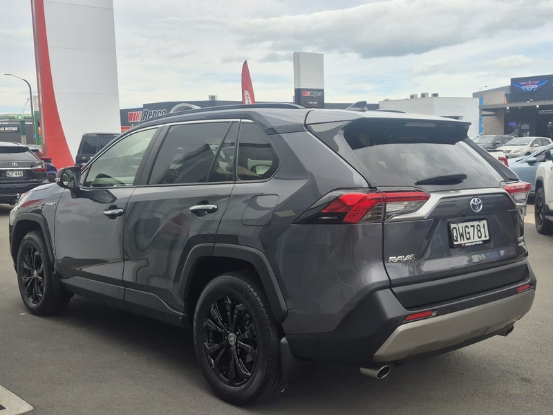 2024 Toyota RAV4 Limited 2.5P AWD HYBRID Auto image 5