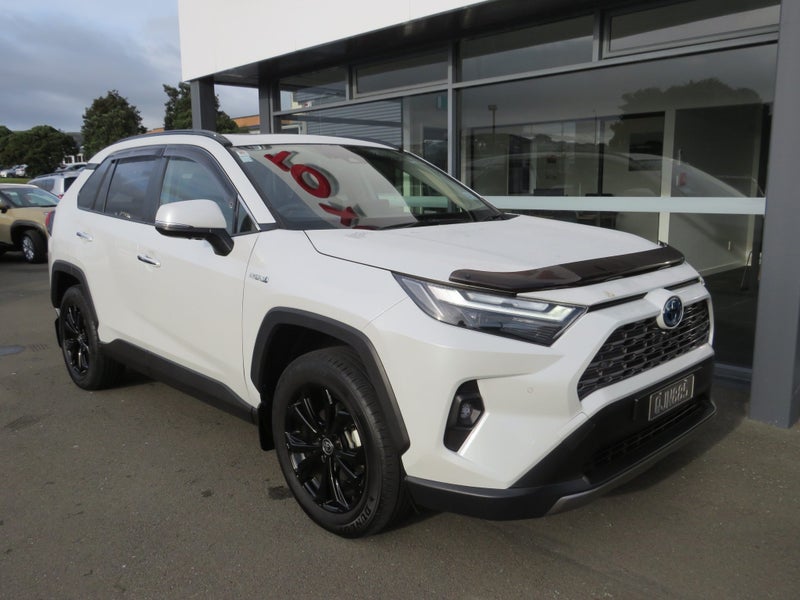 2024 Toyota RAV4 Limited 2.5P HV image 2