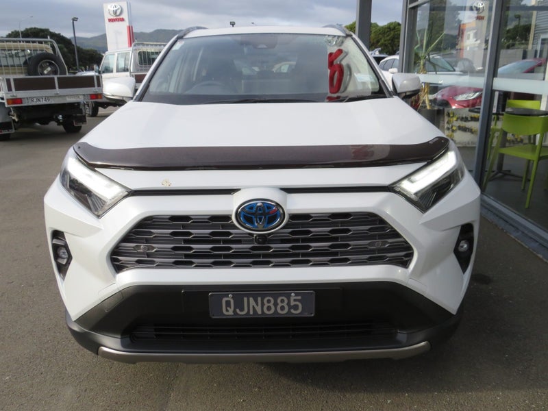 2024 Toyota RAV4 Limited 2.5P HV image 3