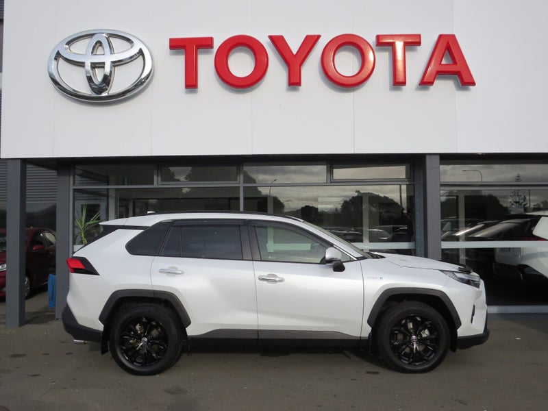 2024 Toyota RAV4 Limited 2.5P HV image 4