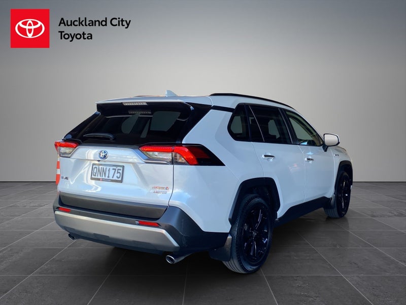 2024 Toyota RAV4 Limited 2.5P HV ECVT AWD SUV/5... image 3