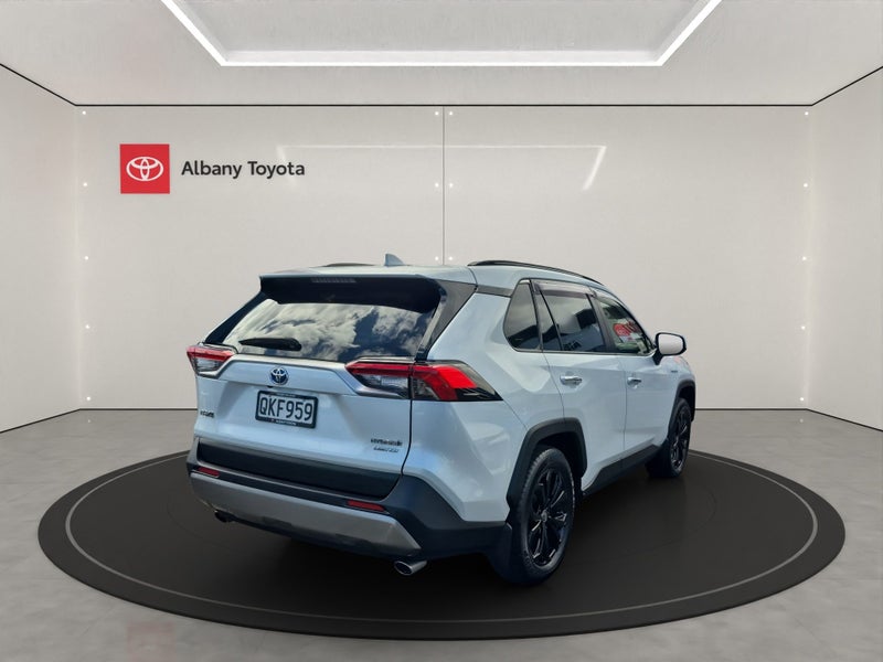 2024 Toyota RAV4 Limited 2.5P HV ECVT AWD SUV/5... image 3