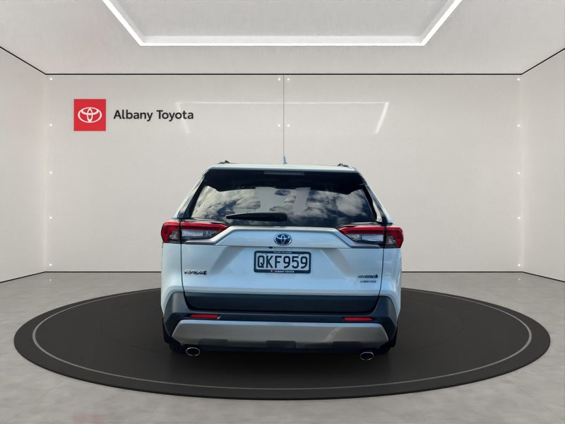 2024 Toyota RAV4 Limited 2.5P HV ECVT AWD SUV/5... image 4
