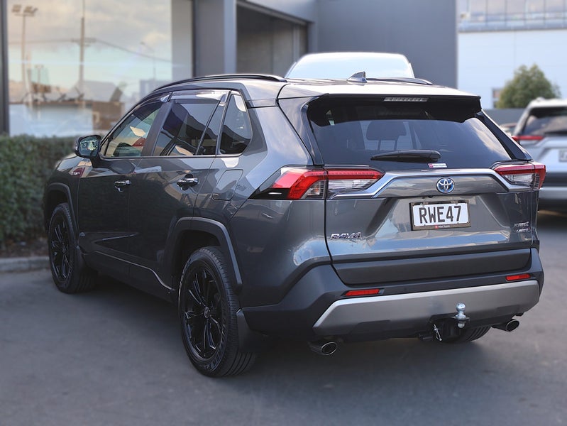 2024 Toyota RAV4 Limited 2.5P HV ECVT AWD SUV image 4