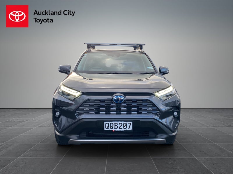 2024 Toyota RAV4 Limited 2.5P HV ECVT AWD SUV image 2