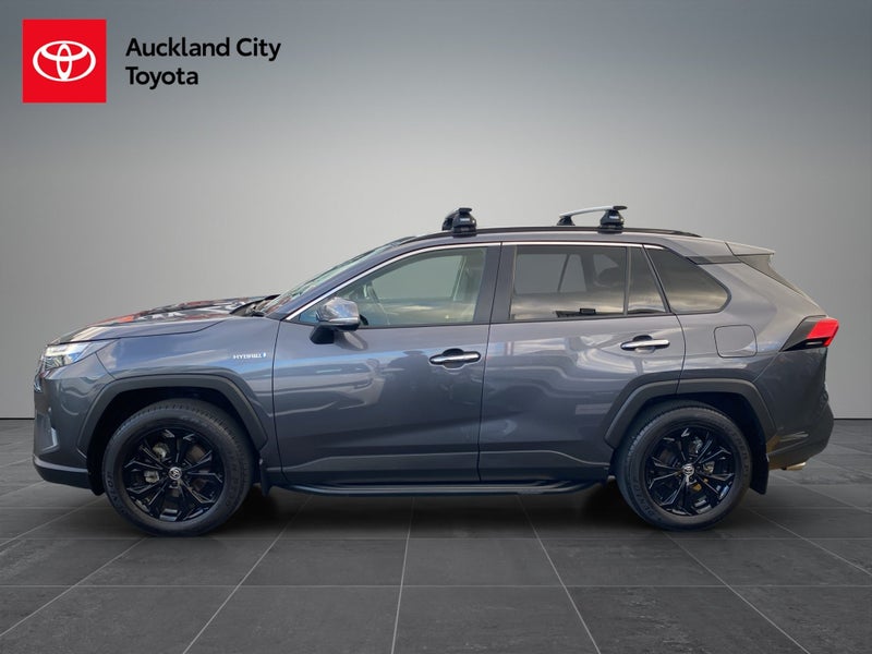 2024 Toyota RAV4 Limited 2.5P HV ECVT AWD SUV image 4