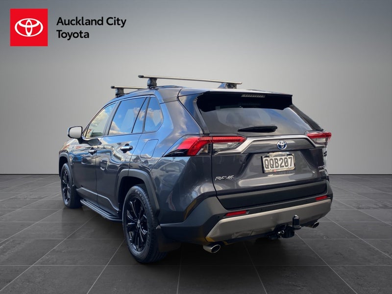 2024 Toyota RAV4 Limited 2.5P HV ECVT AWD SUV image 5