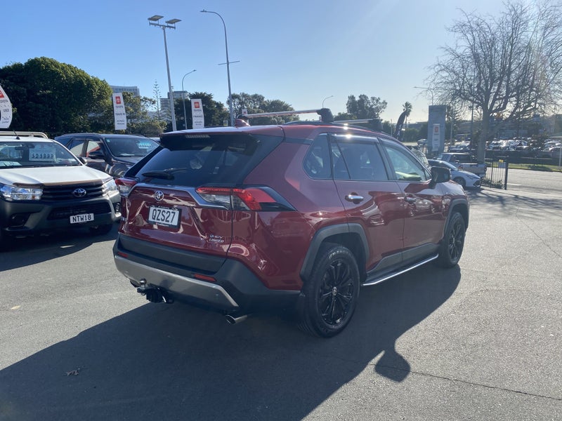 2024 Toyota RAV4 Limited 2.5P Hybrid image 2