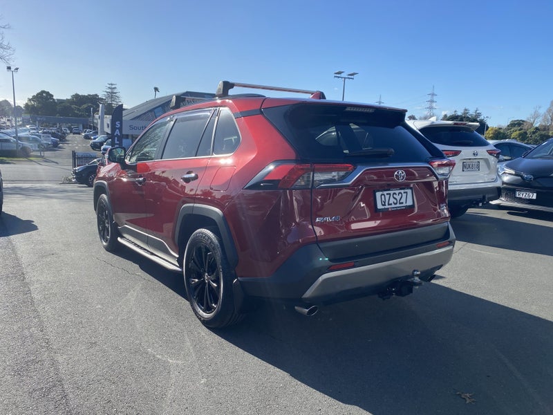 2024 Toyota RAV4 Limited 2.5P Hybrid image 5