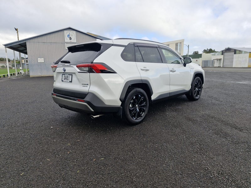 2024 Toyota RAV4 Limited 2.5P Hybrid 4WD - Serv... image 3
