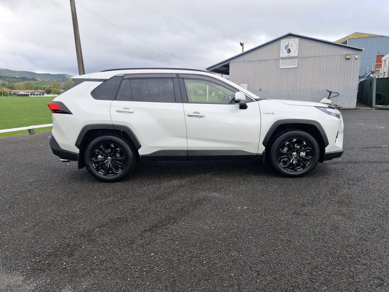 2024 Toyota RAV4 Limited 2.5P Hybrid 4WD - Serv... image 5