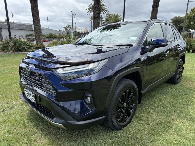 2024 Toyota RAV4 Limited 2.5P Hybrid AWD Automa... image 3