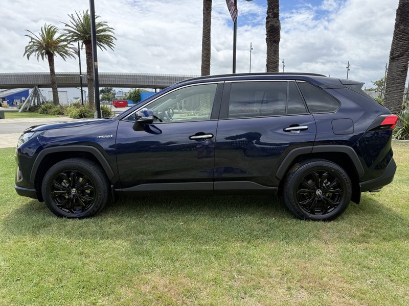 2024 Toyota RAV4 Limited 2.5P Hybrid AWD Automa... image 4