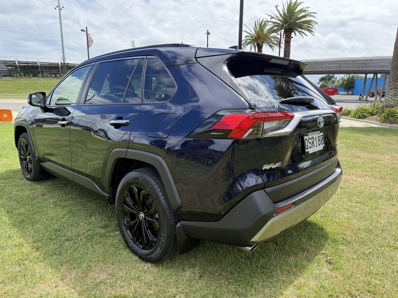 2024 Toyota RAV4 Limited 2.5P Hybrid AWD Automa... image 5
