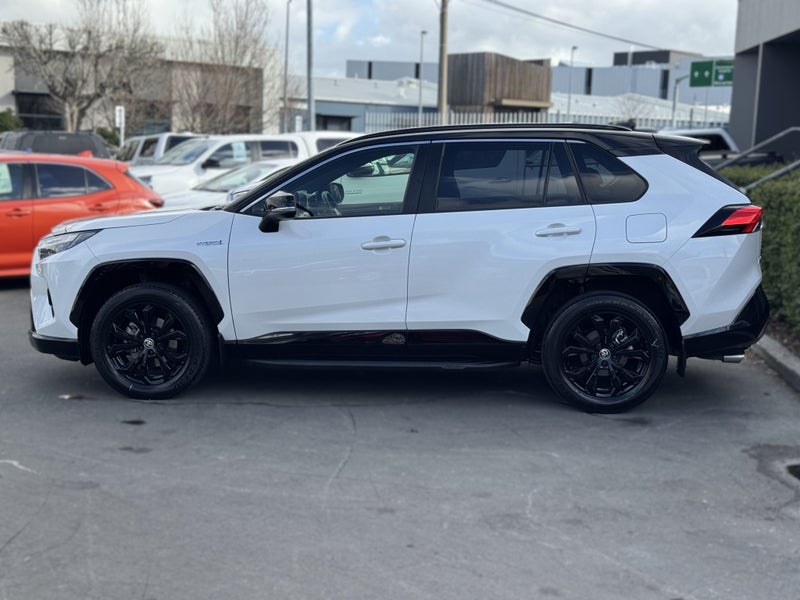2024 Toyota RAV4 XSE 2.5P HV ECVT AWD SUV/5D/5S image 4