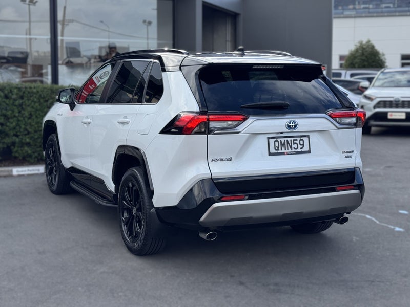 2024 Toyota RAV4 XSE 2.5P HV ECVT AWD SUV/5D/5S image 5