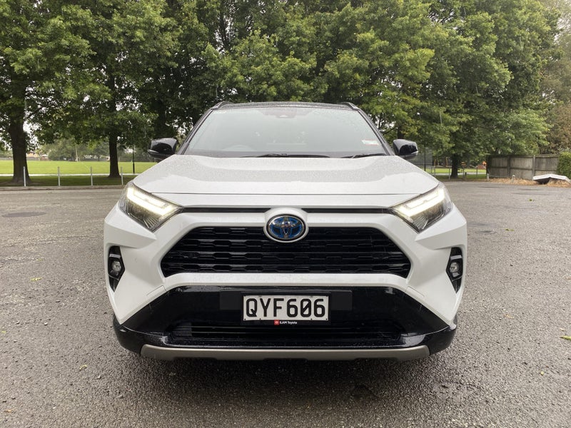 2024 Toyota RAV4 XSE 2.5P HV ECVT AWD SUV image 2