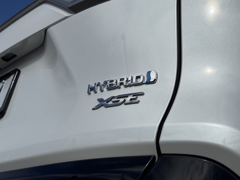 2024 Toyota RAV4 XSE 2.5P Hybrid AWD Certified image 3