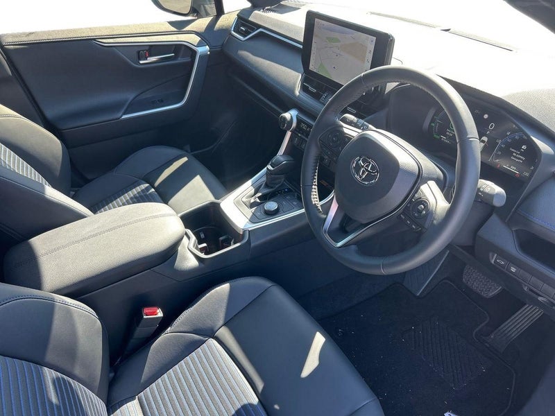 2024 Toyota RAV4 XSE image 4