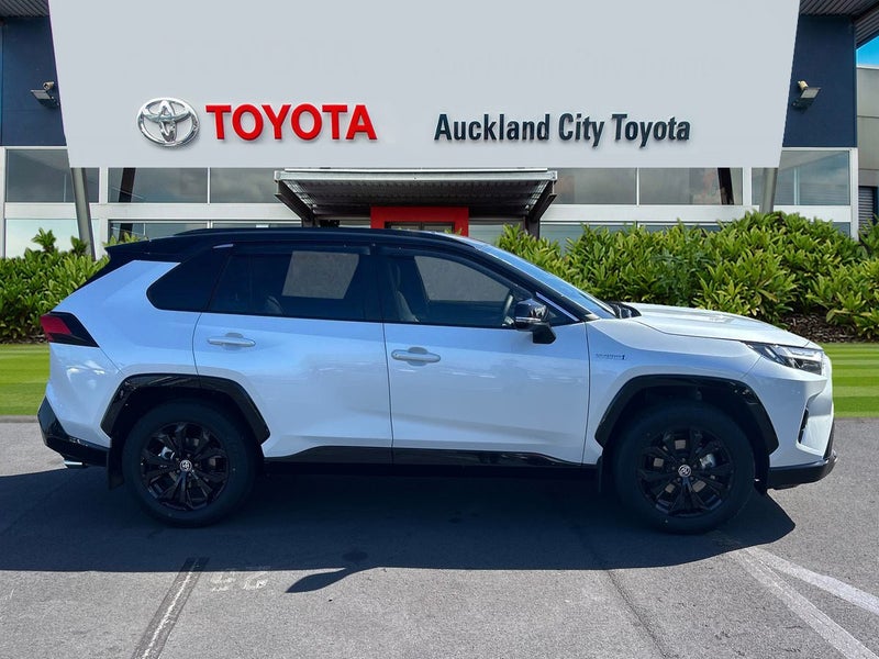 2024 Toyota RAV4 XSE image 5