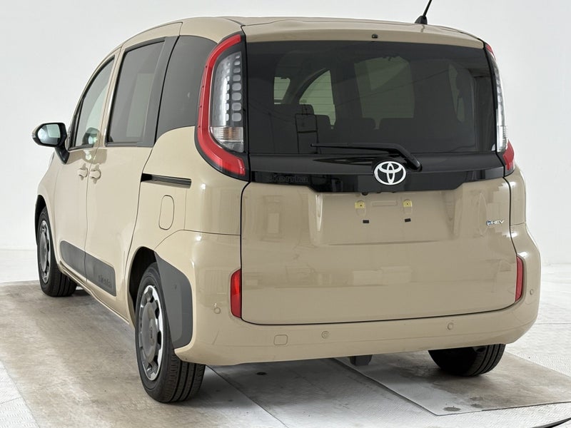 2024 Toyota Sienta 1.5 Hybrid Z image 3