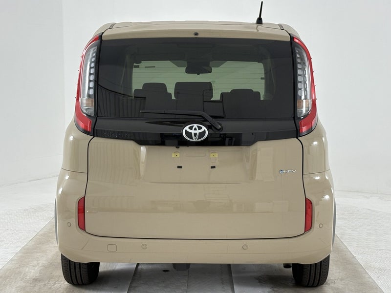 2024 Toyota Sienta 1.5 Hybrid Z image 4