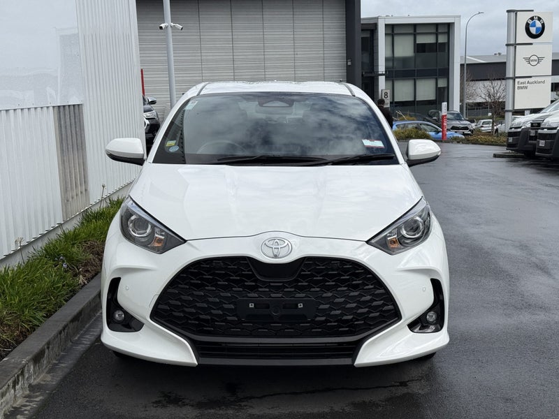 2024 Toyota Yaris 1.5 Hybrid X 4WD Hatch 5 Dr C... image 3