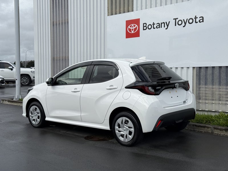 2024 Toyota Yaris 1.5 Hybrid X 4WD Hatch 5 Dr C... image 5