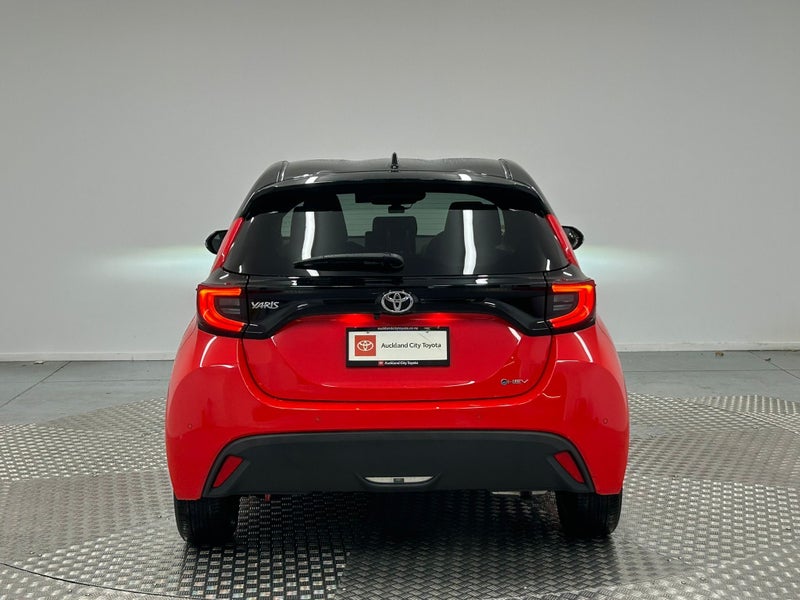 2024 Toyota Yaris 1.5 Hybrid Z image 4