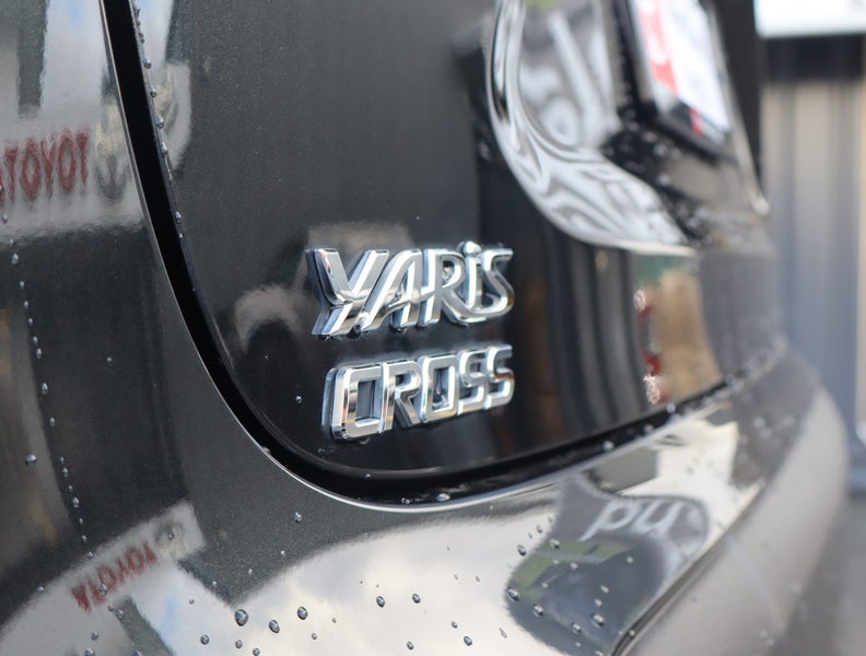 2024 Toyota Yaris Cross 1.5 Hybrid Z 5 Dr SUV C... image 5