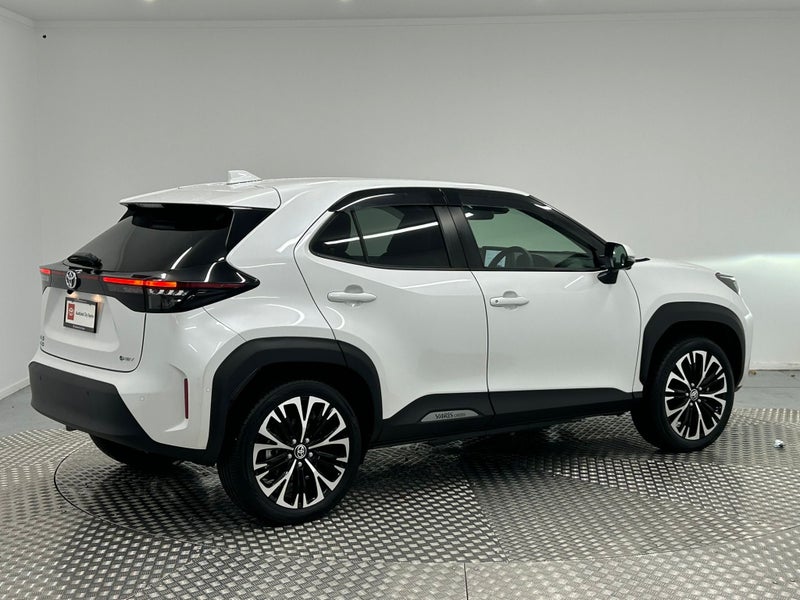 2024 Toyota Yaris Cross 1.5 Hybrid Z image 3