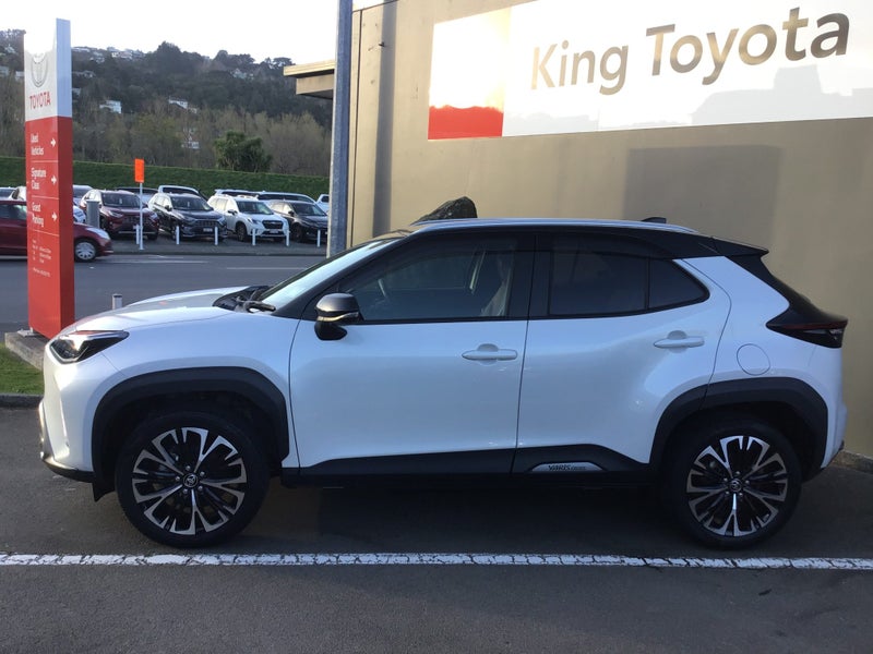 2024 Toyota Yaris Cross 1.5 Hybrid Z Adventure image 2