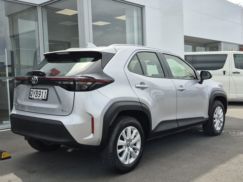 2024 Toyota Yaris Cross Cross 1.5P HYBRID Auto image 3