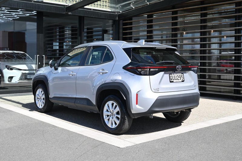 2024 Toyota Yaris Cross Cross GX 1.5 Petrol Hyb... image 2