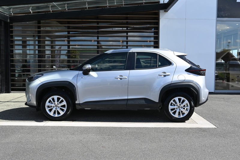 2024 Toyota Yaris Cross Cross GX 1.5 Petrol Hyb... image 3